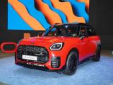 本月國(guó)內(nèi)亮相 新MINI JCW COUNTRYMAN